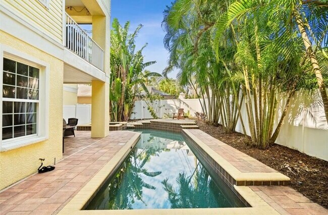 Building Photo - 536 Ontario Ave