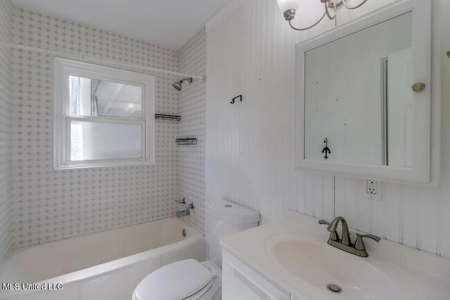 Building Photo - 1737 Ridgeway Dr