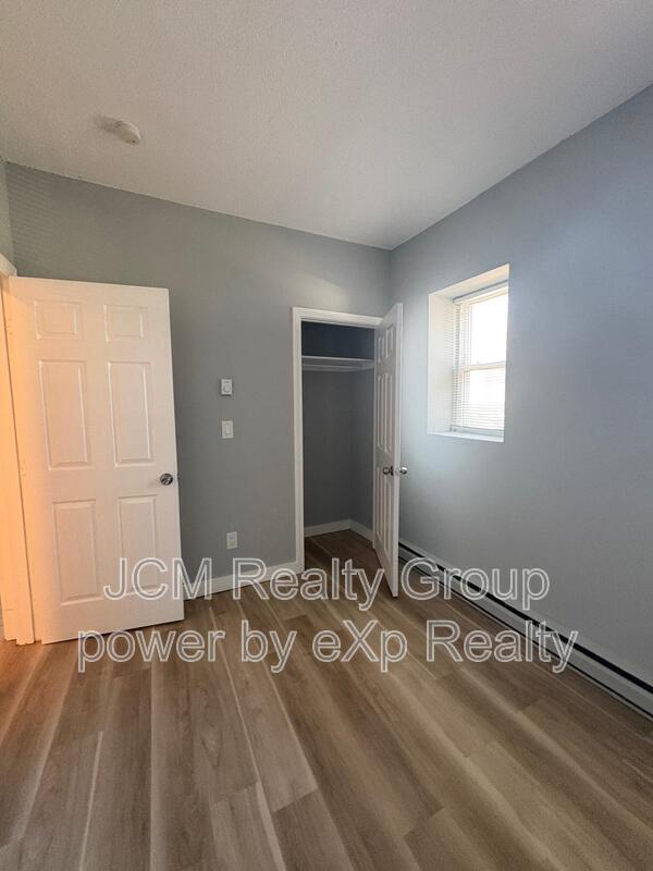 Building Photo - 56 Johnson St