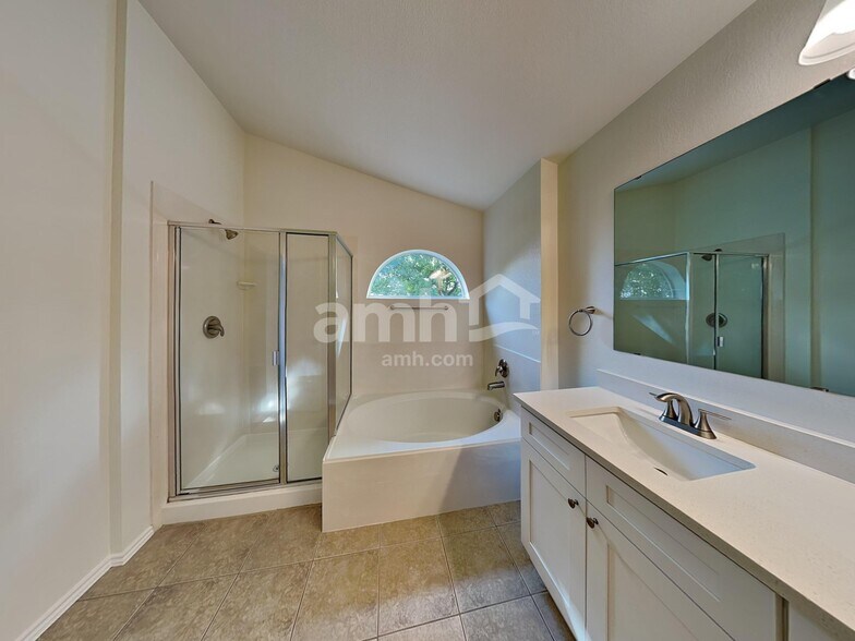 Building Photo - 8321 Brigalow St