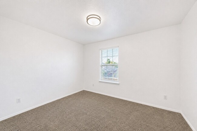 Building Photo - 9113 Holliday Ln