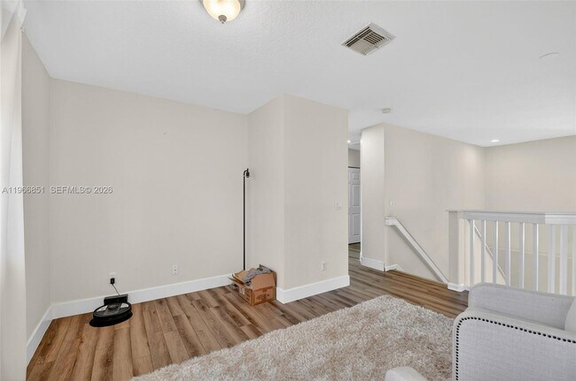 Building Photo - 9041 Silver Glen Way