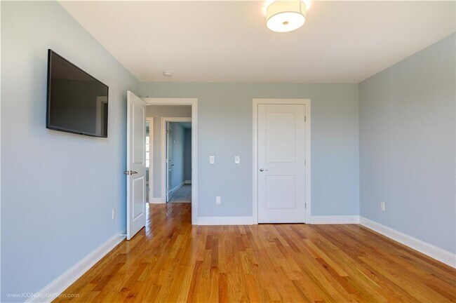 Building Photo - 314 Chases Ln
