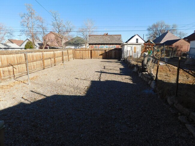 Building Photo - Central Air! Updated 2 Bedroom/1 Bath Rancher - $1,100/$1,650