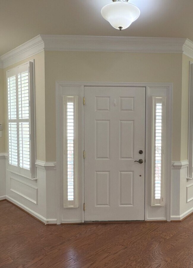 Building Photo - 3 Bedroom, 2.5 Bath, Loft, 2-Car Garage Ho...