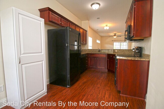 Building Photo - 2 br, 2.5 bath House - 119 Bonhomme Circle