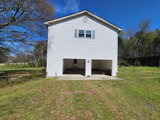 Building Photo - 2276 Providence Church Rd