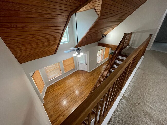 Building Photo - NEW ON MARKET