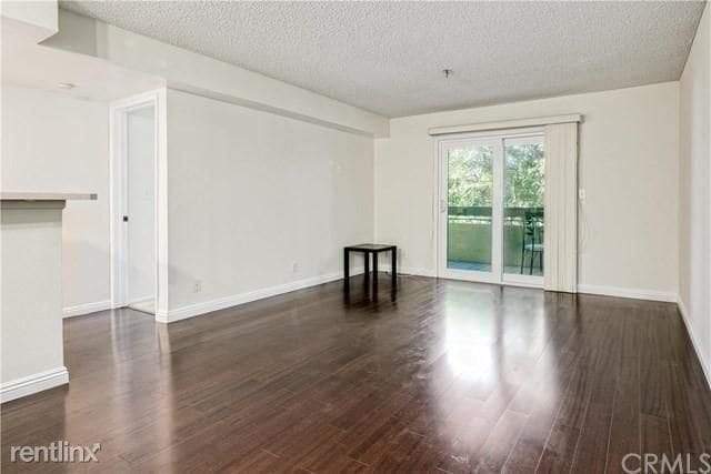Building Photo - 2 br, 2 bath Condo - 64 N Mar Vista Ave