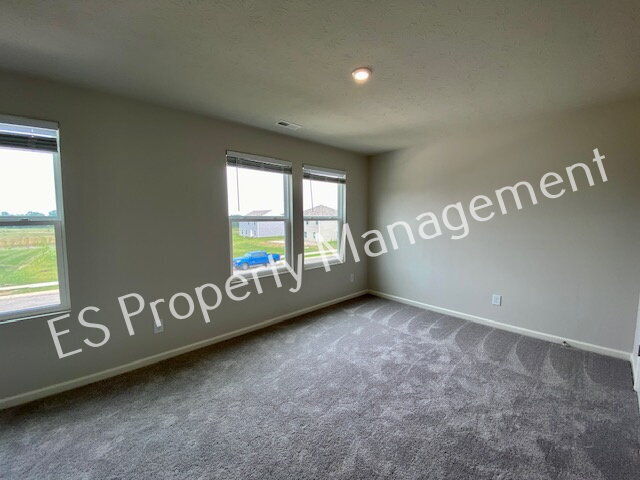 Building Photo - Lovely 5 Bedroom 3 Bathroom New Build in Muncie!