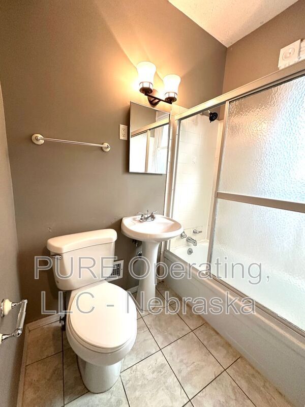 Building Photo - 1009 N 49th Ave