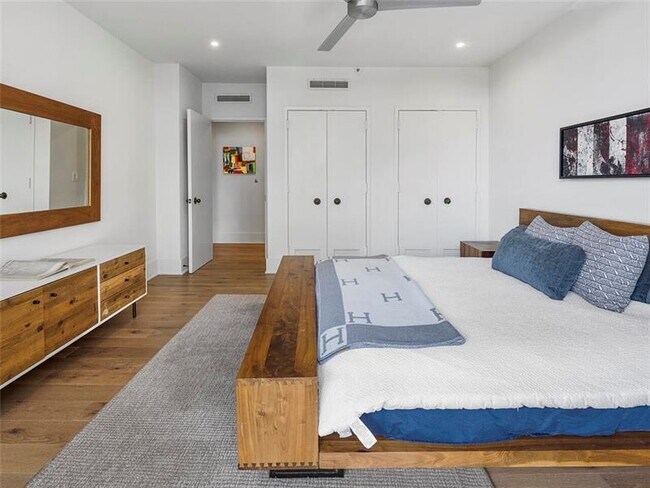 Building Photo - 2660 Peachtree Rd NW