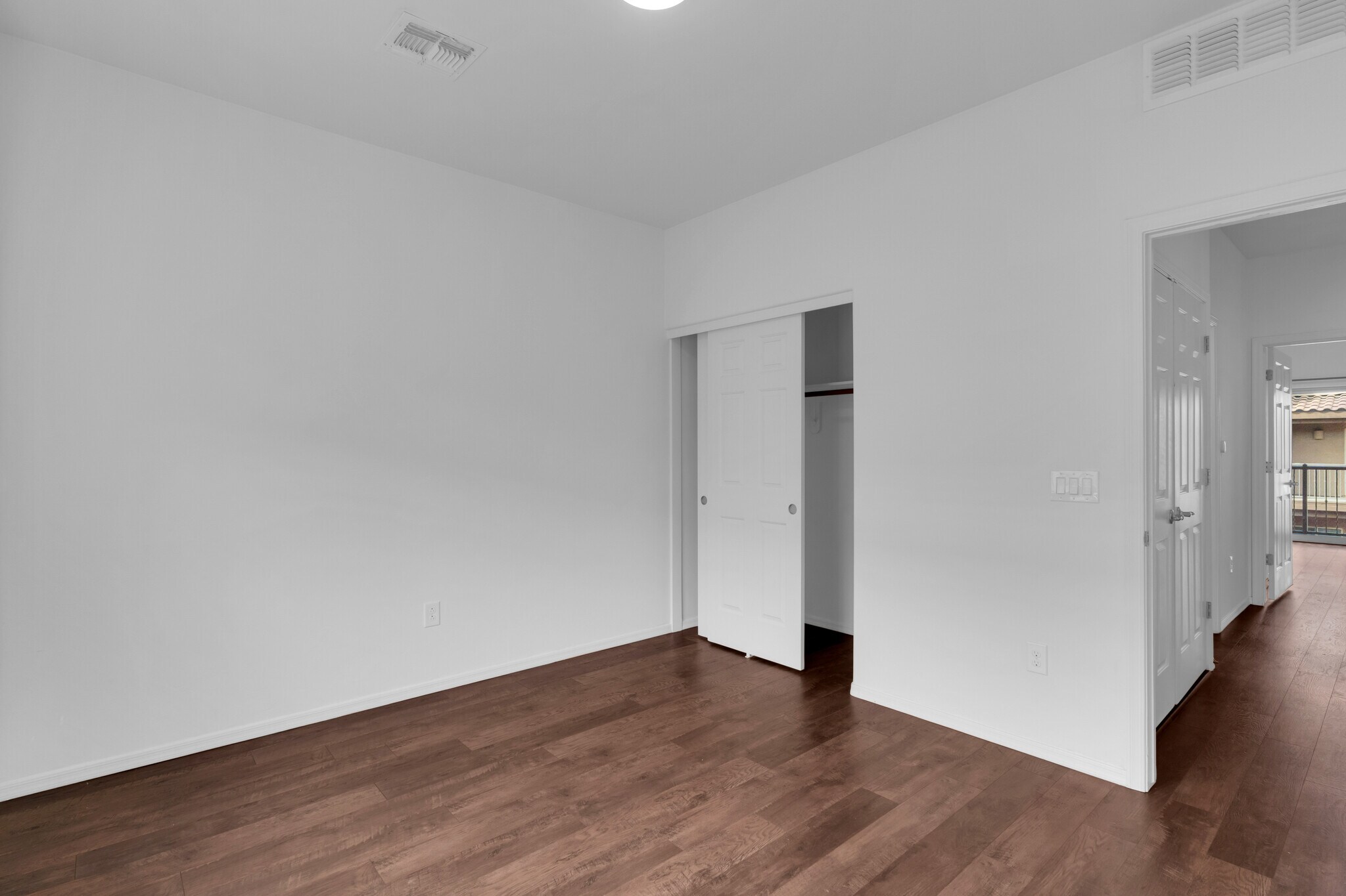 Building Photo - 4154 N Thurston Ln