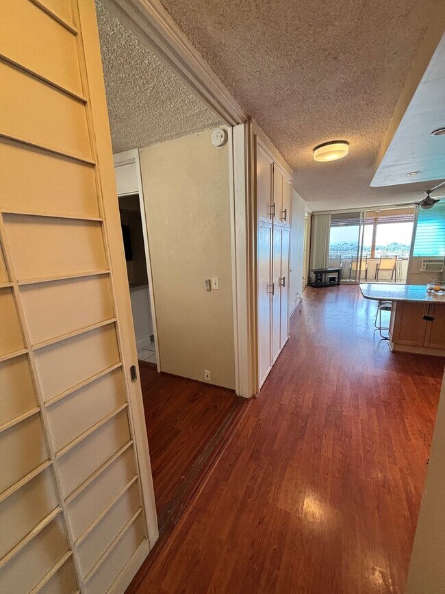 Building Photo - 1676 Ala Moana Blvd