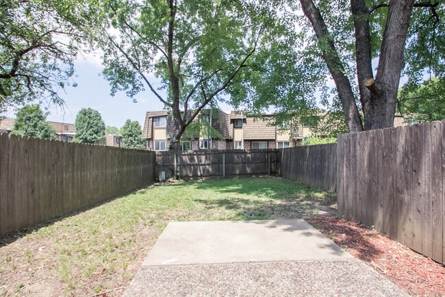Building Photo - 10724 W 88th Terrace