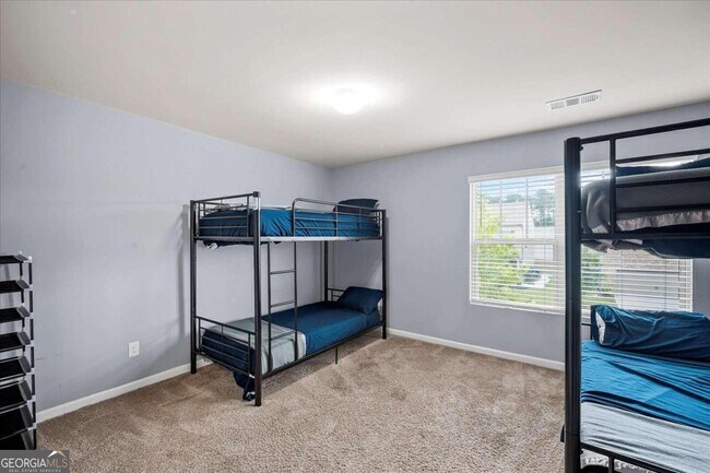 Building Photo - 637 Yazzie Pl