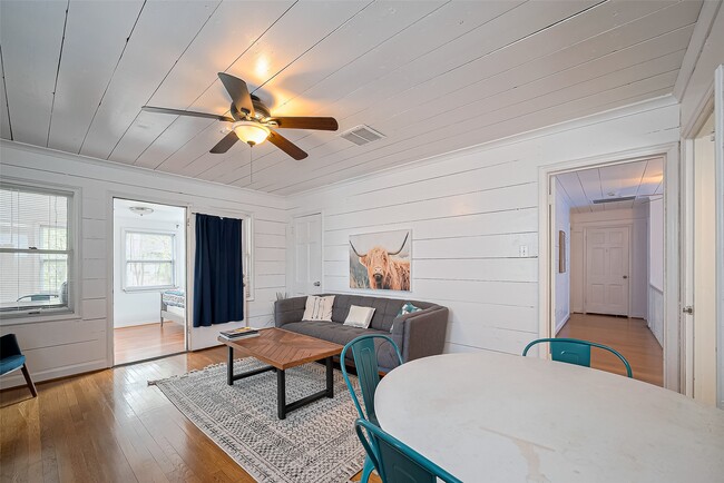 Building Photo - 2163 University Blvd