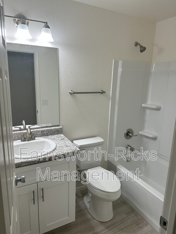 Building Photo - 5013 E Covina St