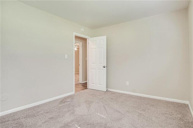 Building Photo - 4427 Sun Valley Blvd