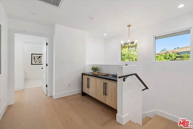 Building Photo - 15655 Castlewoods Dr