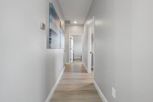 Building Photo - 135 Brady Dr