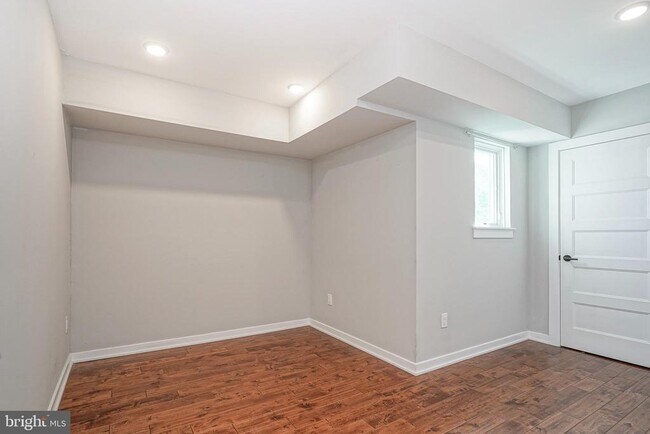 Building Photo - 1710 Cambridge St