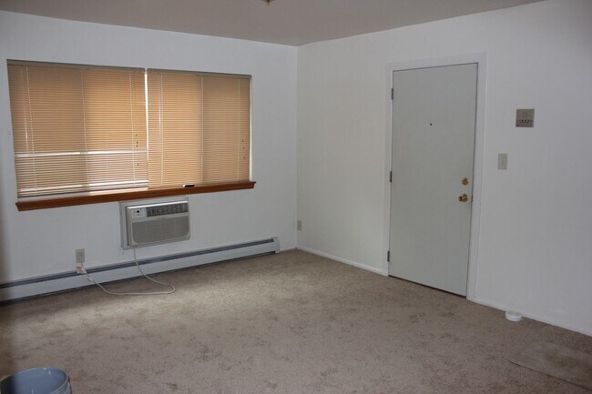 Building Photo - 2335 N 1st St