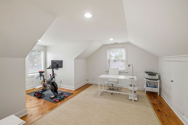 Building Photo - 3BD/3BA PLUS LOFT AND DETACHED ADU Located in SOUTH WINDAMERE-Available May 1, 2026!