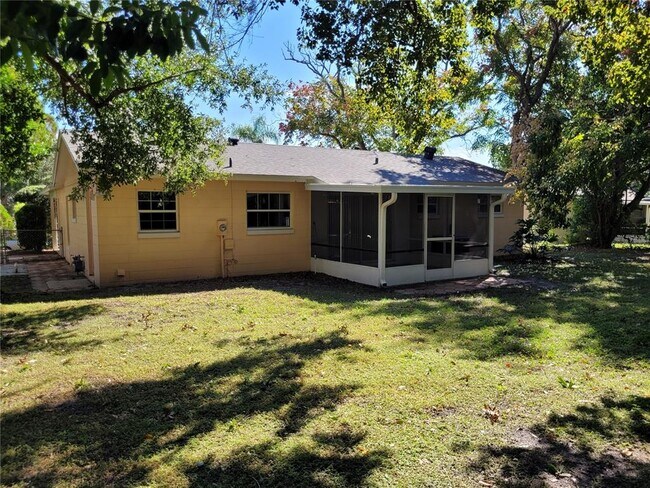 Building Photo - 10 Winding Ridge Rd