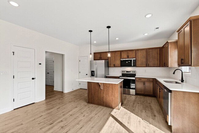 Building Photo - Modern and Charming 3-Bedroom Cul-de-Sac Home in Clayton!