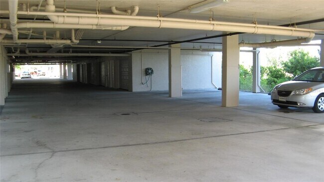 Building Photo - 6475 Shoreline Drive Unit 5302