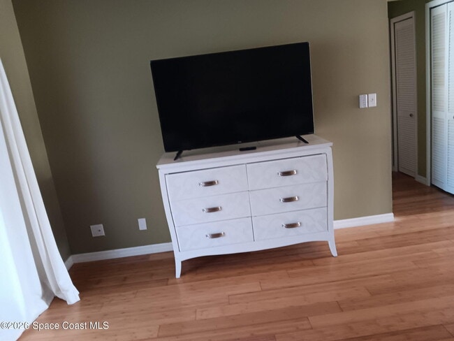 Building Photo - 1047 Small Ct