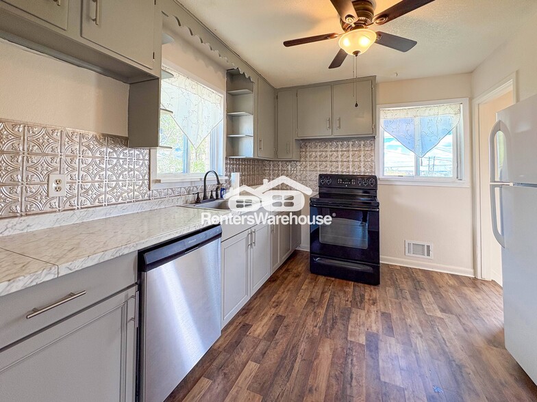 Building Photo - 7086 Jennie Dr