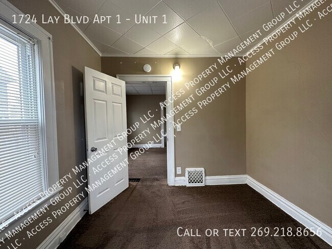 Building Photo - 1724 Lay Blvd