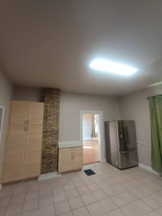 Building Photo - 2035-2037 N Buffum St