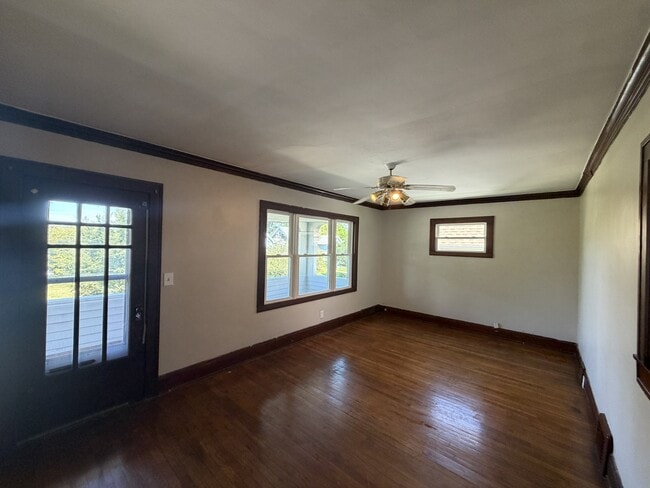 Building Photo - 14300 Darwin Ave
