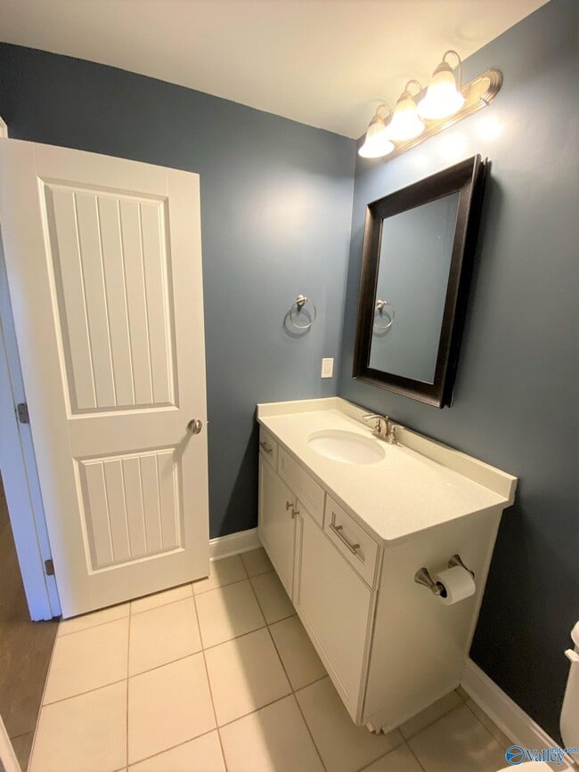 Building Photo - 104 Kinglet Wy