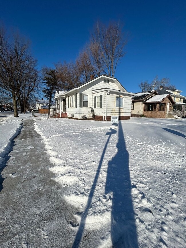 Building Photo - 1829 Frances Ave