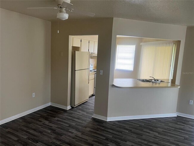 Building Photo - 7266 Pond Cir