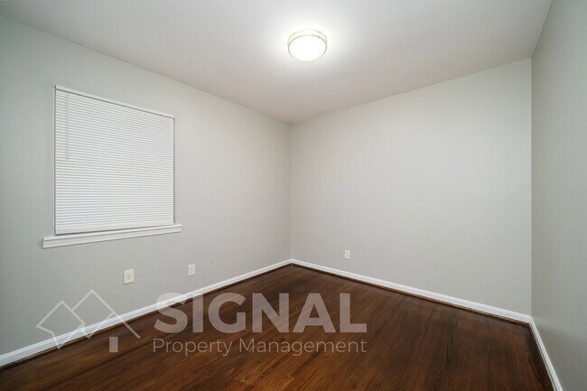 Building Photo - 320 Argonne Dr NE