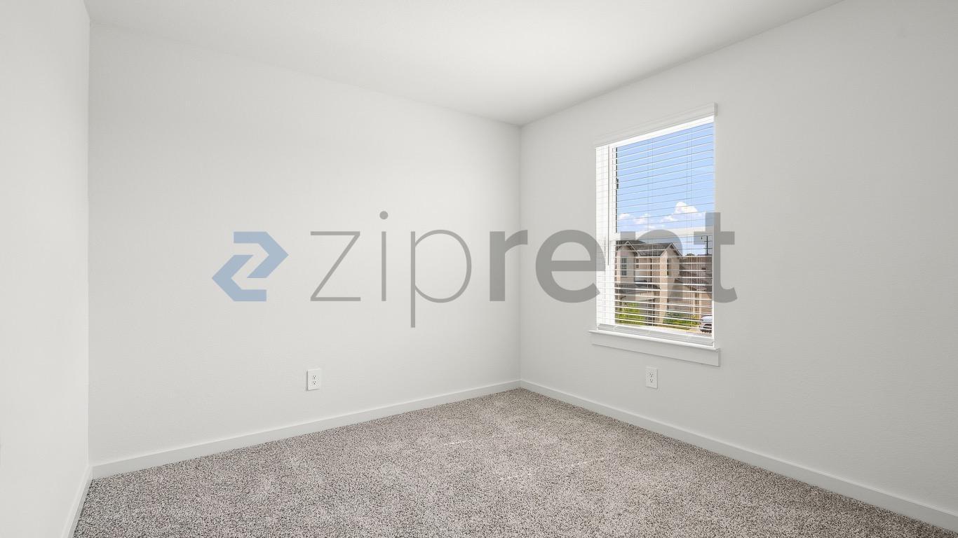 Building Photo - Unit 8051