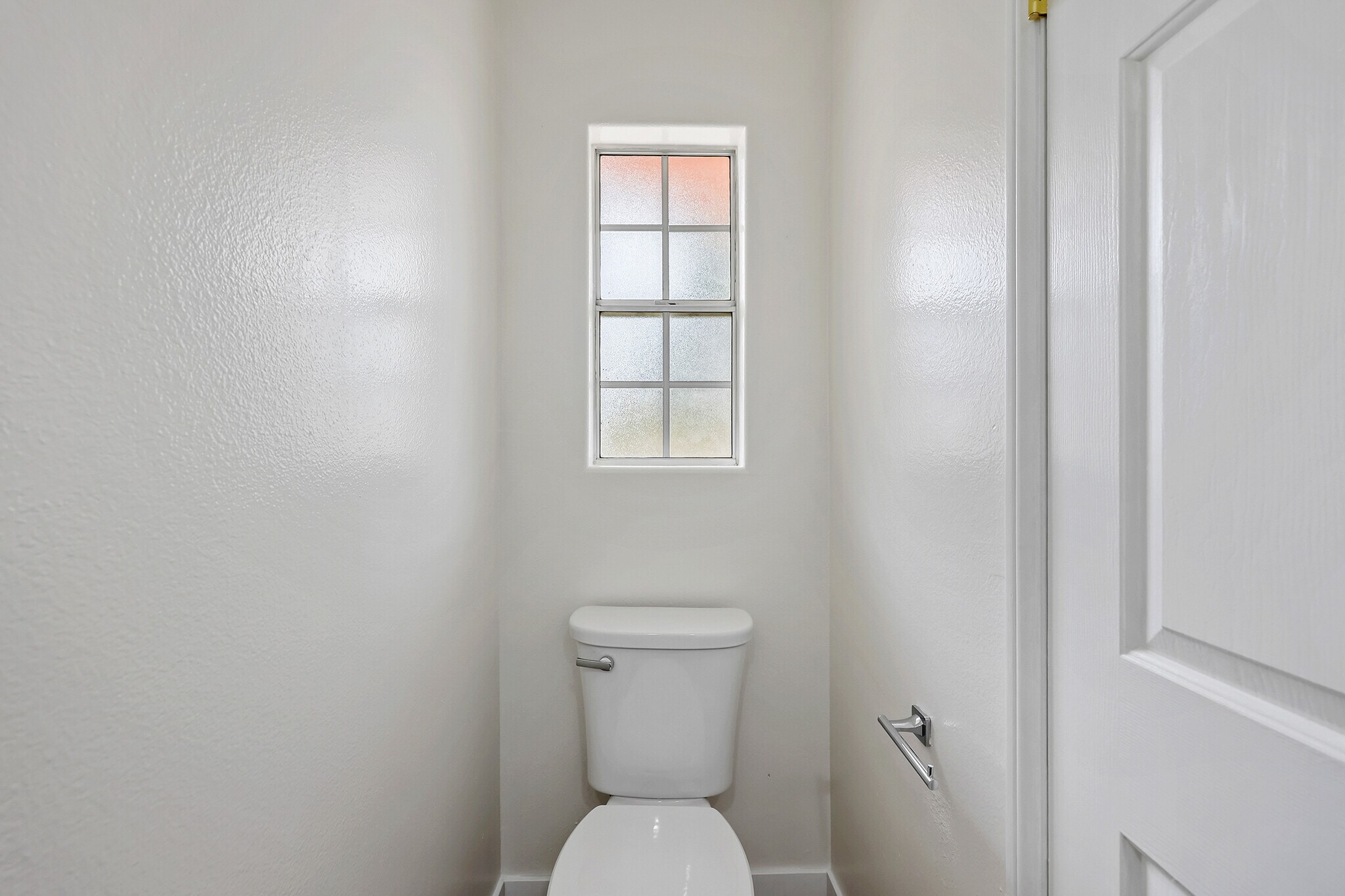 Building Photo - 10128 Hillhaven Ave