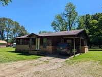Building Photo - 220 Travis Ln