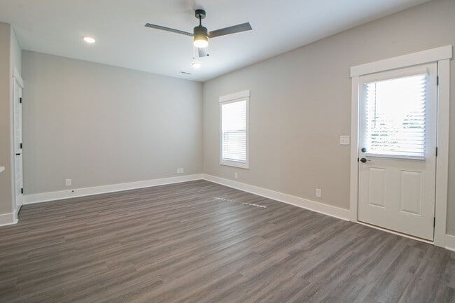 Building Photo - 1607 Jonathan Wade Cir