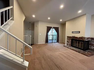 Building Photo - "Charming 2-Bed, 2-Bath Retreat in the Heart of Santa Clara!"