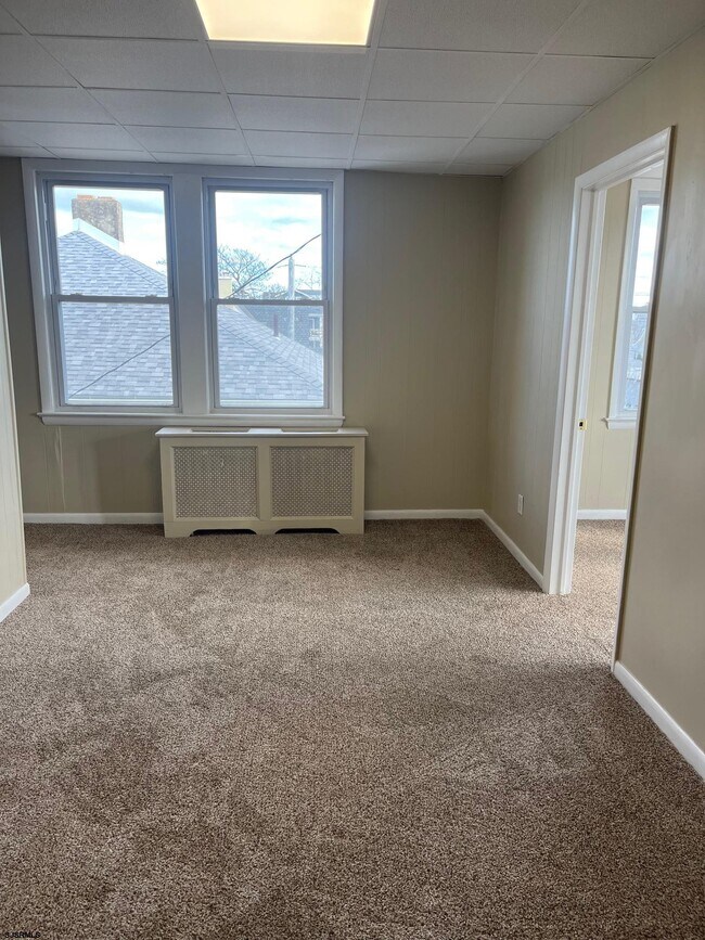 Building Photo - 7223 Ventnor Ave