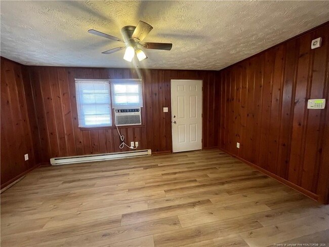 Building Photo - 1725 Cumberland Dr