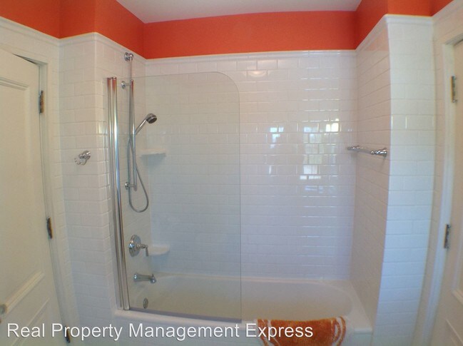 Building Photo - 1 W Penmarch Pl