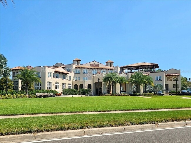 Building Photo - 613 Lyndhurst St