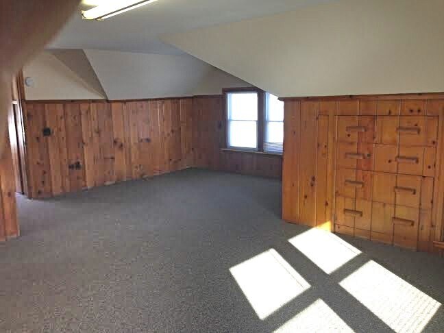 Building Photo - 104 Lathrop St